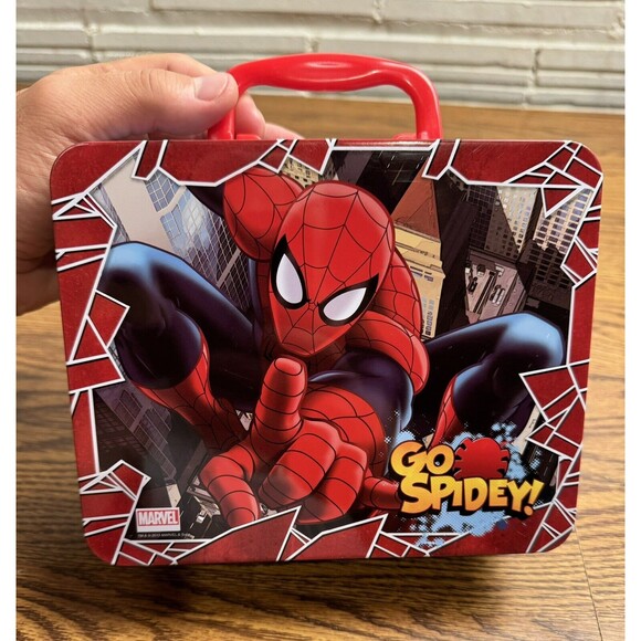Spiderman Go Spidey! Tin Lunch Box Embossed 2013 - Picture 4 of 6